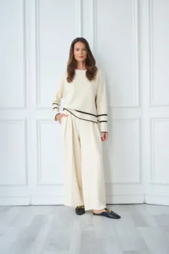 Adrianna Papell Tops & Blouses|Sweaters*Crew Neck Pullover Sweater With Tipped Details In Cream Black