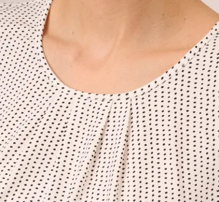 Adrianna Papell Tops & Blouses*Short Sleeve Printed Top With Pleated Details In Ivory Black Seed Dot